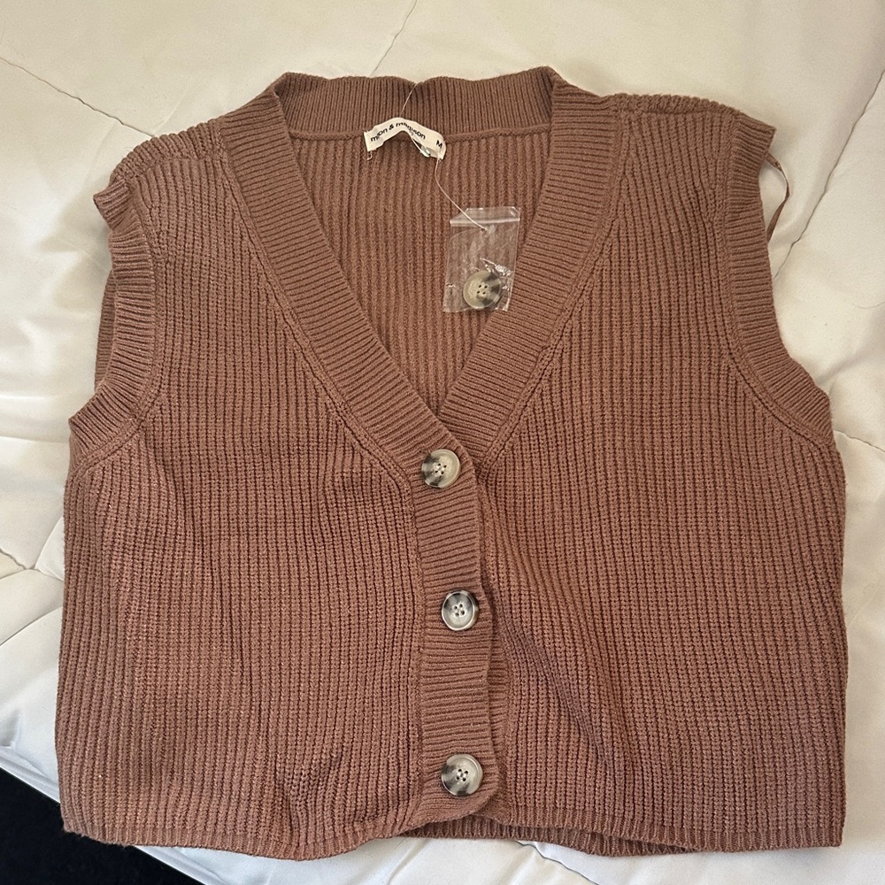 moon & madison Brown Sleeveless Sweater Vest